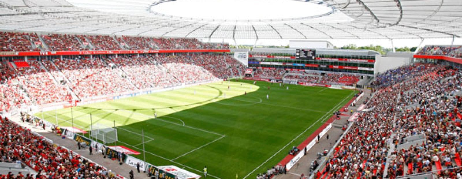 BayArena Blick ins Stadion